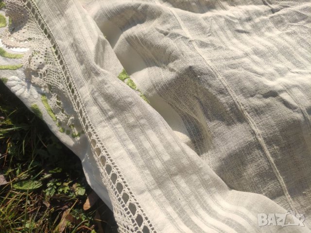 Продавам покривка с бродерия и дантела от стар чеиз, снимка 8 - Антикварни и старинни предмети - 39094962