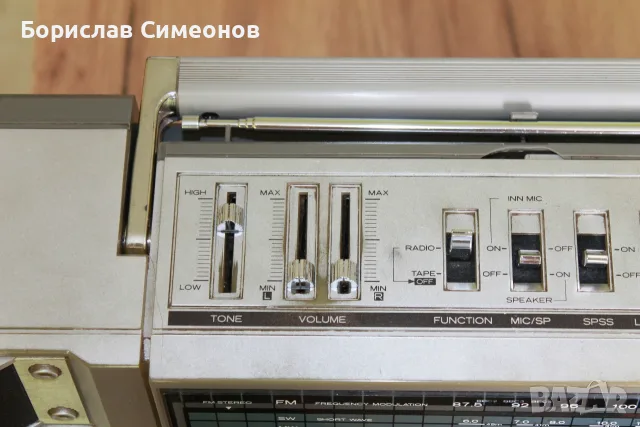Радиокасетофон Hitachi TRK-W55H, снимка 8 - Радиокасетофони, транзистори - 55845838