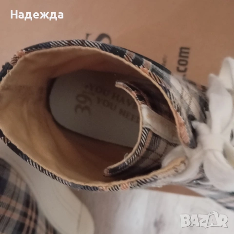 Високи сникърси Bershka, снимка 4 - Кецове - 53932387