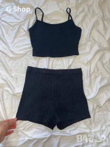 Късо спортно бюстие панталонки с джобче къс потник топ черно, снимка 4 - Спортни екипи - 49917383