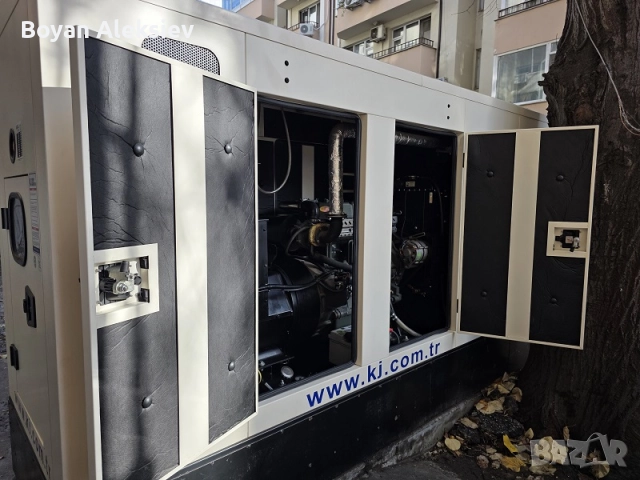 Дизелов трифазен генератор, стационарен, 75kVA,  с компютърно управление, на 62 работни часа, снимка 5 - Генератори - 52584993