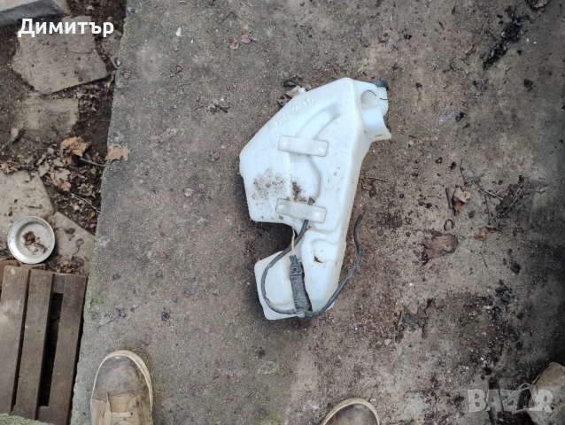 Казанче Течност Чистачки + Помпа За Форд Фиеста 1997г. / Ford Fiesta 1997y, снимка 2 - Части - 53041979