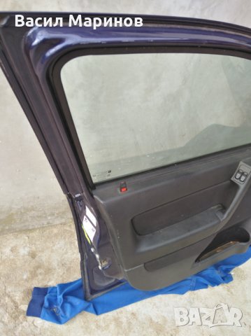 Продавам задни врати за Opel Astra 1.6 Ecotec комби (Опел Астра Полицейска) части, снимка 11 - Части - 32116305