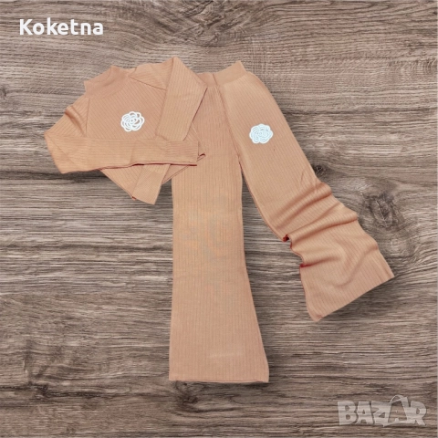 Топъл комплект от фино плетиво