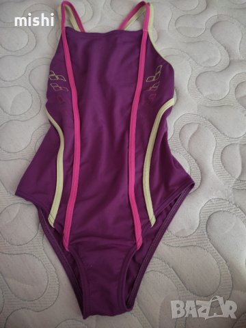 Arena страхотен оригинален бански 