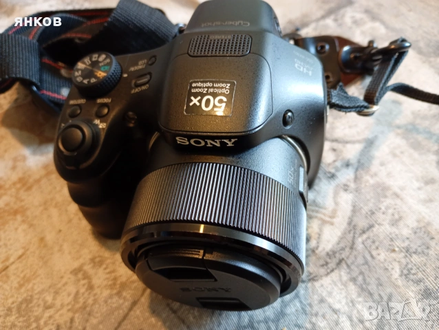 Предлага се фото камера Soni HX300