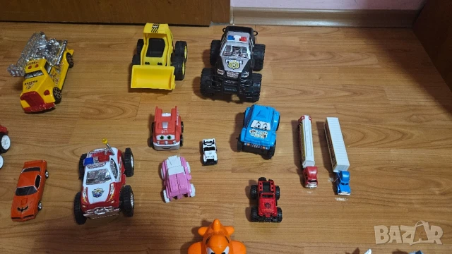 Колички, камиончета, самолети, снимка 12 - Коли, камиони, мотори, писти - 51254020