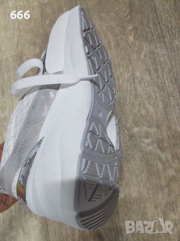 Обувки, снимка 3 - Дамски ежедневни обувки - 39701412