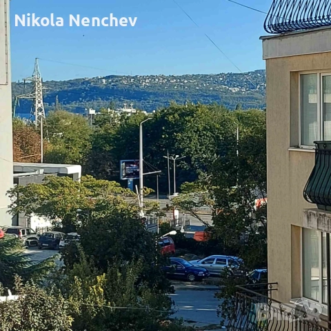 Мерлион Груп продава обзаведен тристаен апартамент в центъра на град Варна 