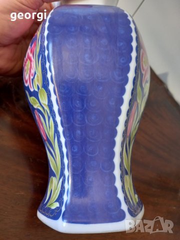 Немска порцеланова ваза с флорални мотиви и позлата , снимка 5 - Вази - 35499760