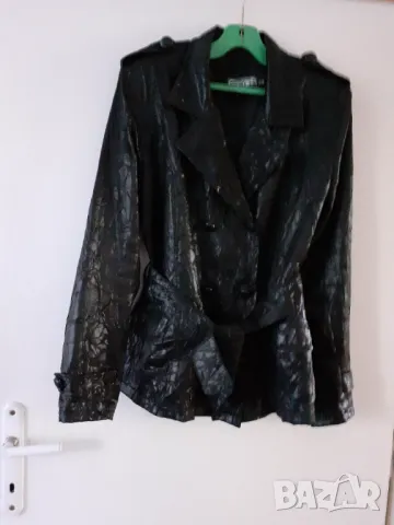 Ефектно дълго сако - класика в черно! 