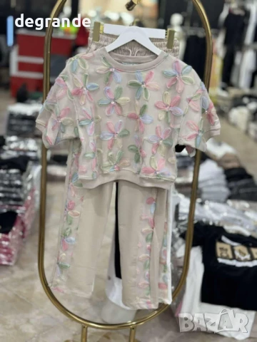 Спортен дамски сет с цветя, снимка 4 - Комплекти - 50940179