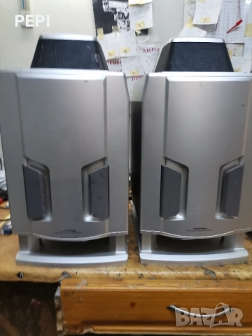 Тонколони Universum 