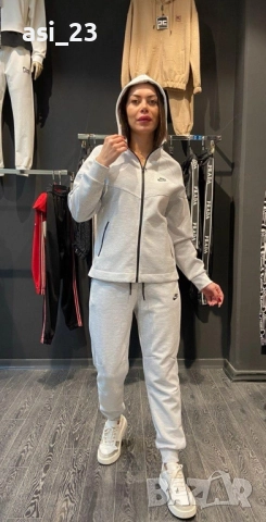 Нови дамски екипи nike tech fleece , снимка 2 - Комплекти - 32636750