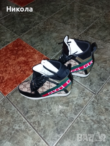 Шал с пендари,маратонки,,Гучи"№37, снимка 5 - Шалове - 49507417