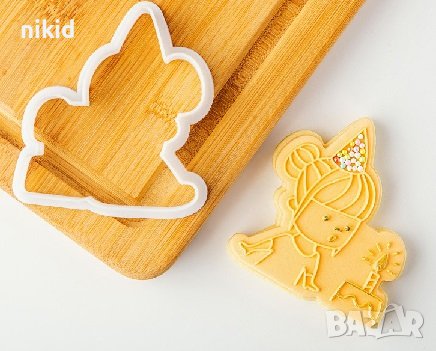 момиче момче с торта рожден ден пластмасов резец форма фондан тесто бисквитки, снимка 4 - Форми - 36629826