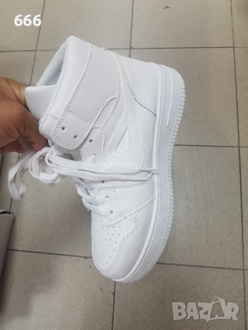 Обувки, снимка 3 - Дамски ежедневни обувки - 42032996