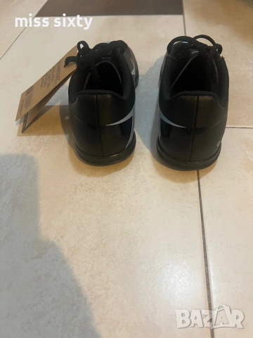 Nike чисто нови оригинални футболни обувки ,размер 32, снимка 3 - Маратонки - 53011968