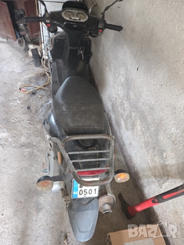 Продавам скутер регистриран