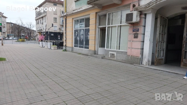 Продава се . Дава под Наем.търговски обект(фризьорски салон) 68кв.м на главен булевард ., снимка 12 - Магазини - 42079338