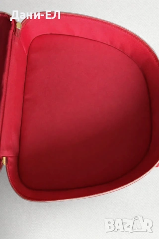 Estee Lauder Разкошен козметичен куфар от коледен блокбастър 2025, снимка 7 - Декоративна козметика - 52116927