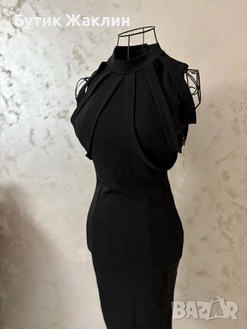 Елегантна черна рокля 
