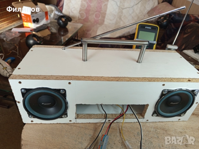 crown boombox- фм/юсб/блутуут/аукс/зарядно -5в1, снимка 3 - Аудиосистеми - 52846579