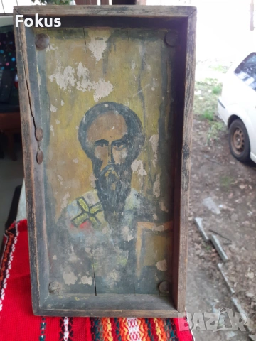 Стара домашна икона - ръчно рисувана върху дъска