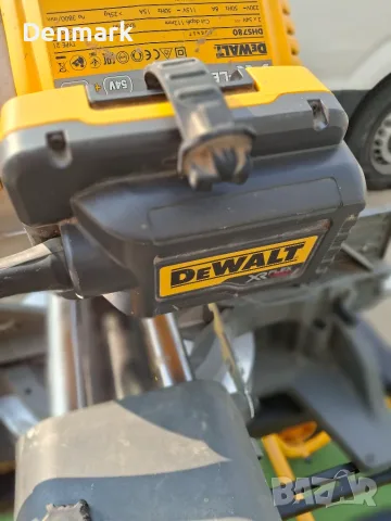 Потапящ циркуляр с герунг DeWALT DHS780, снимка 8 - Циркуляри - 55970576