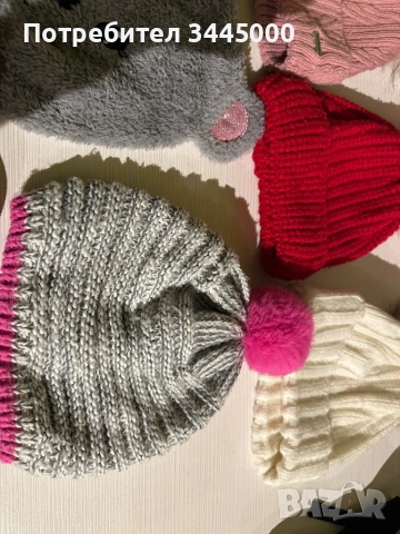 Различни зимни шапки, снимка 6 - Шапки - 53223250