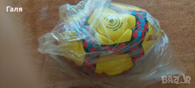 Нова футболна топка