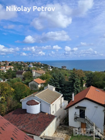 Тристаен апартамент с морска панорама (необзаведен, от собственик)