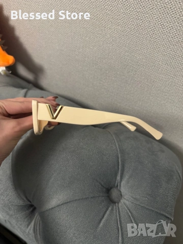 Очила Valentino , снимка 3 - Слънчеви и диоптрични очила - 53953142