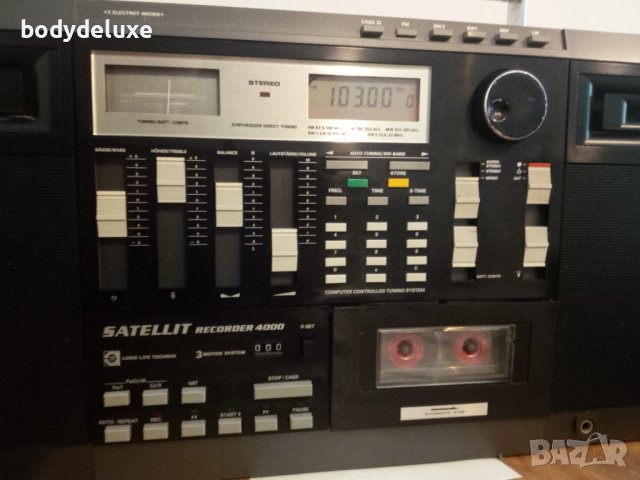 Grundig Satellit Recorder 4000 аудио динозавър, снимка 1 - Радиокасетофони, транзистори - 40789177