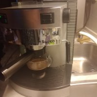 Кафе машина Саеко с ръкохватка с крема диск и прави хубаво кафе с каймак , снимка 2 - Кафемашини - 36796348