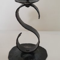  Свещник ковано желязо ръчна изработка. Размери, височина 16 см., снимка 1 - Антикварни и старинни предмети - 42188830