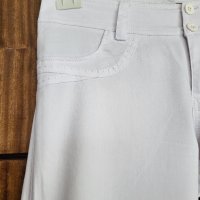 Бял спортно елегантен панталон , снимка 1 - Панталони - 42377802