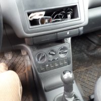 Продавам VW Polo 2000г. бензиново с ръчни скорости., снимка 5 - Автомобили и джипове - 44417824