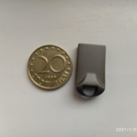 Mini USB 64 GB, снимка 1 - Чанти, стативи, аксесоари - 31515579