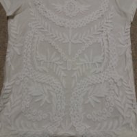 КРАСИВА бяла блуза с бродирана дантела , снимка 2 - Тениски - 42900381