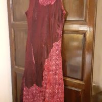 Дълга червена сатенена индийска рокля с дантела, снимка 1 - Рокли - 34484585