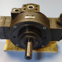 Радиално-бутална хидравлича помпа BOSCH 0 514 300 001 radial piston pump, снимка 1 - Резервни части за машини - 39229978