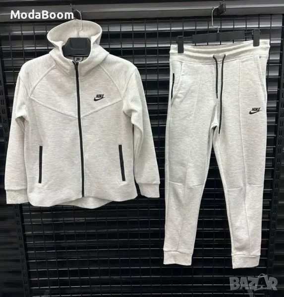 Nike дамски екипи Различни цветове , снимка 1