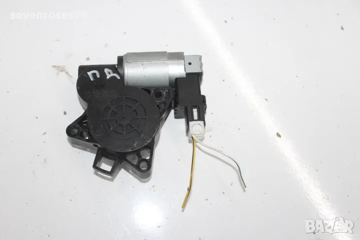 Мотор стъкло предно дясно Мазда 3 2008 2.3i 158hp Mazda 3 седан, снимка 1