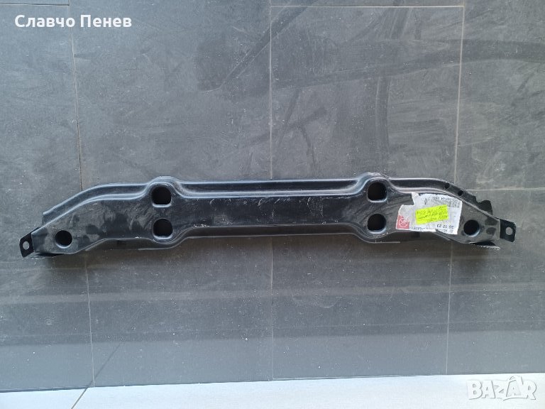 Греда под радиатор Мерцедес C класа W202 , снимка 1