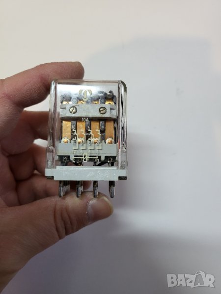 Полско реле захранване бобина  24 волта - 4 превключваши контакта по 10 ампера , снимка 1