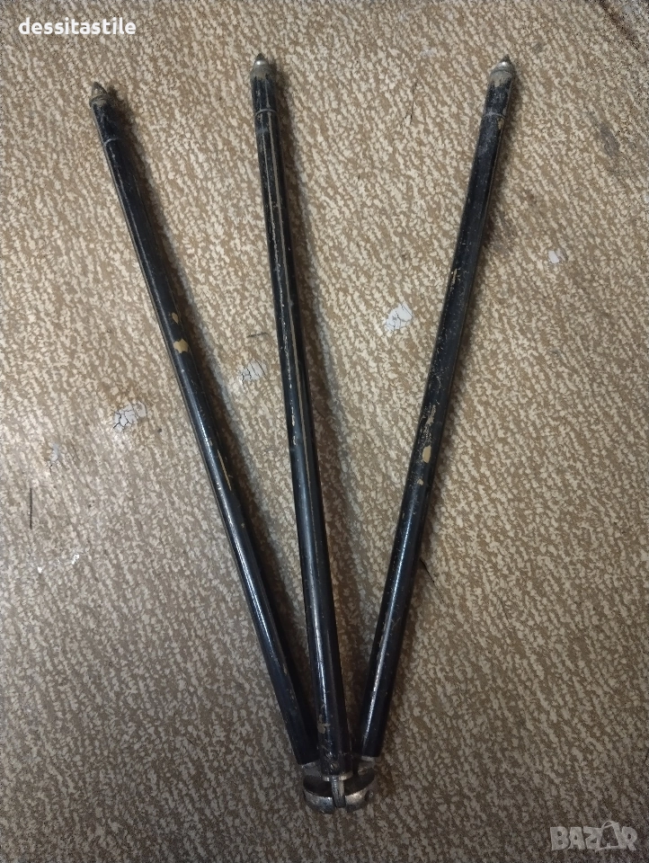 Ретро фотоапарати и ретро крачета - триножник за фотоапарати или друго, снимка 1