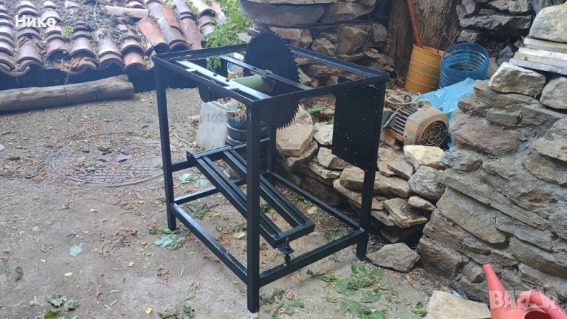 Циркуляр с мотор MEZ 2.2 kW, трифазен, масивна метална маса 1х1x1 м, ремъчно задвижване, снимка 1