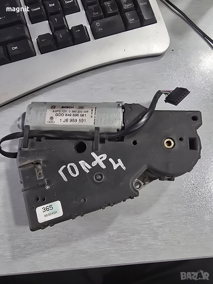 1J6959591 Мотор шибедах за Volkswagen Golf 4 , снимка 1