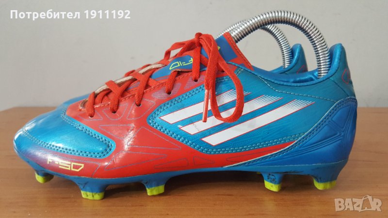 Adidas. Футболни бутонки. Номер 40 . Налични два чифта., снимка 1